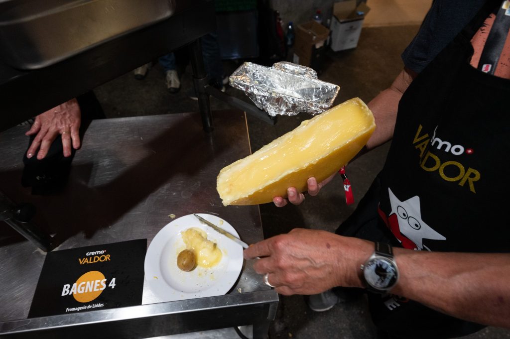 The plus grande raclette of the world