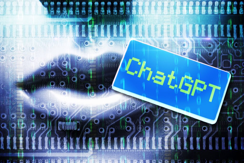 FOTOMONTAGE, Mund einer künstlichen Frauenfigur und Computertaste mit Aufschrift ChatGPT, Symbolfoto Sprachfunktion bei