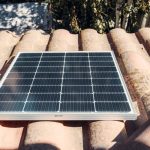 Panneaux solaires et vulnérabilité: le talon d’Achille numérique des villes suisses